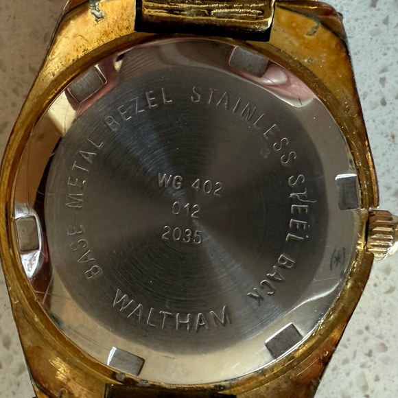 Vintage Waltham Diamond Nugget Watch Gold Tone Stainless Steel new battery - Picture 4 of 11